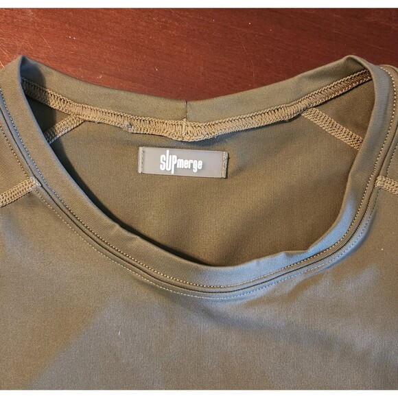 SUPmerge Activewear Shirt Women M NEW Pockets Water Resistant SPF 50 Stretch NWT - Picture 6 of 8